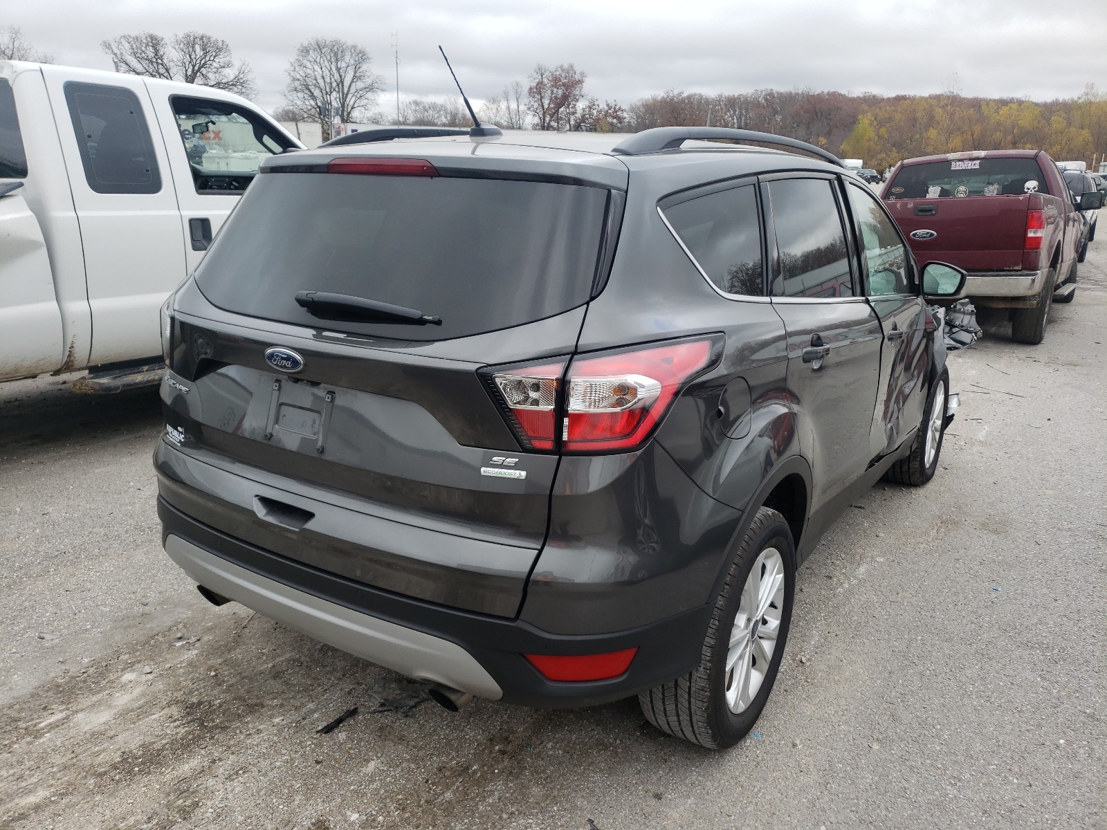 Photo 4 from auction – 2017 FORD ESCAPE SE with VIN 1FMCU0GD5HUD39105