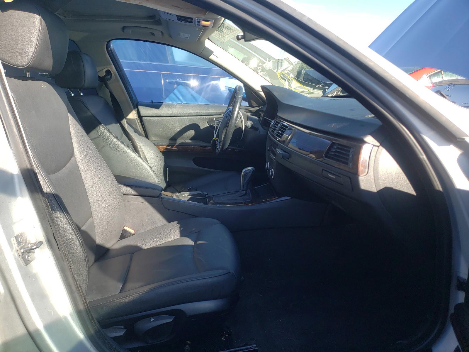 Photo 5 from auction – 2009 BMW 328 I with VIN WBAPH73589A173423
