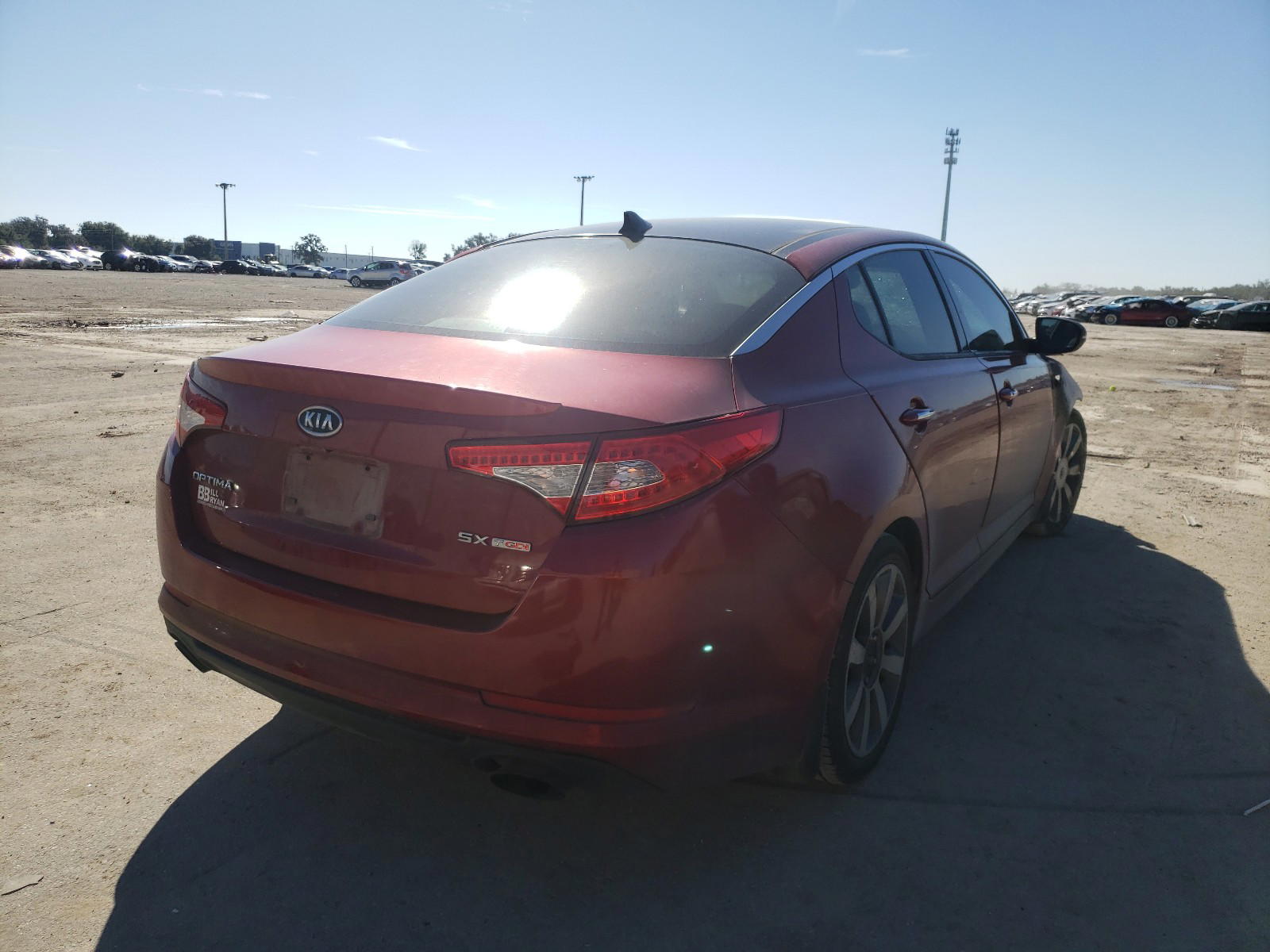 Photo 4 from auction – 2011 KIA OPTIMA SX with VIN KNAGR4A6XB5092624
