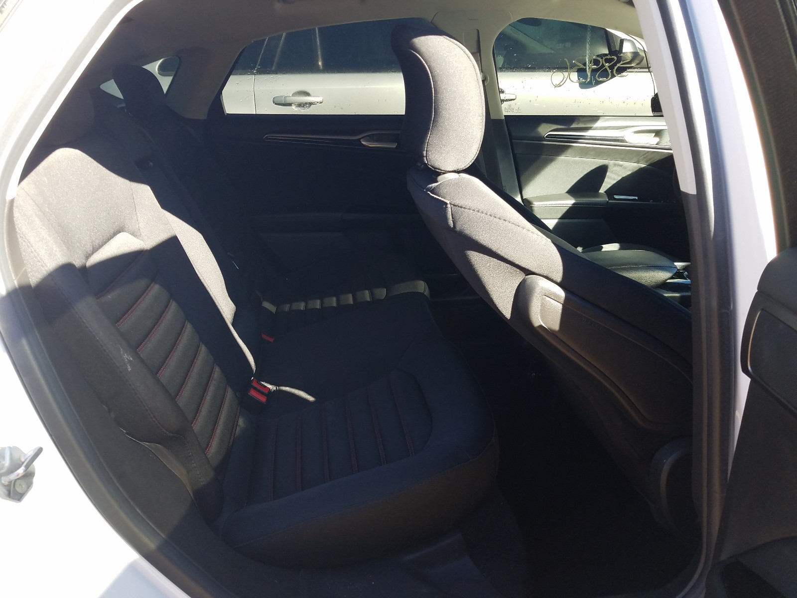 Photo 6 from auction – 2016 FORD FUSION SE with VIN 3FA6P0HD8GR364308