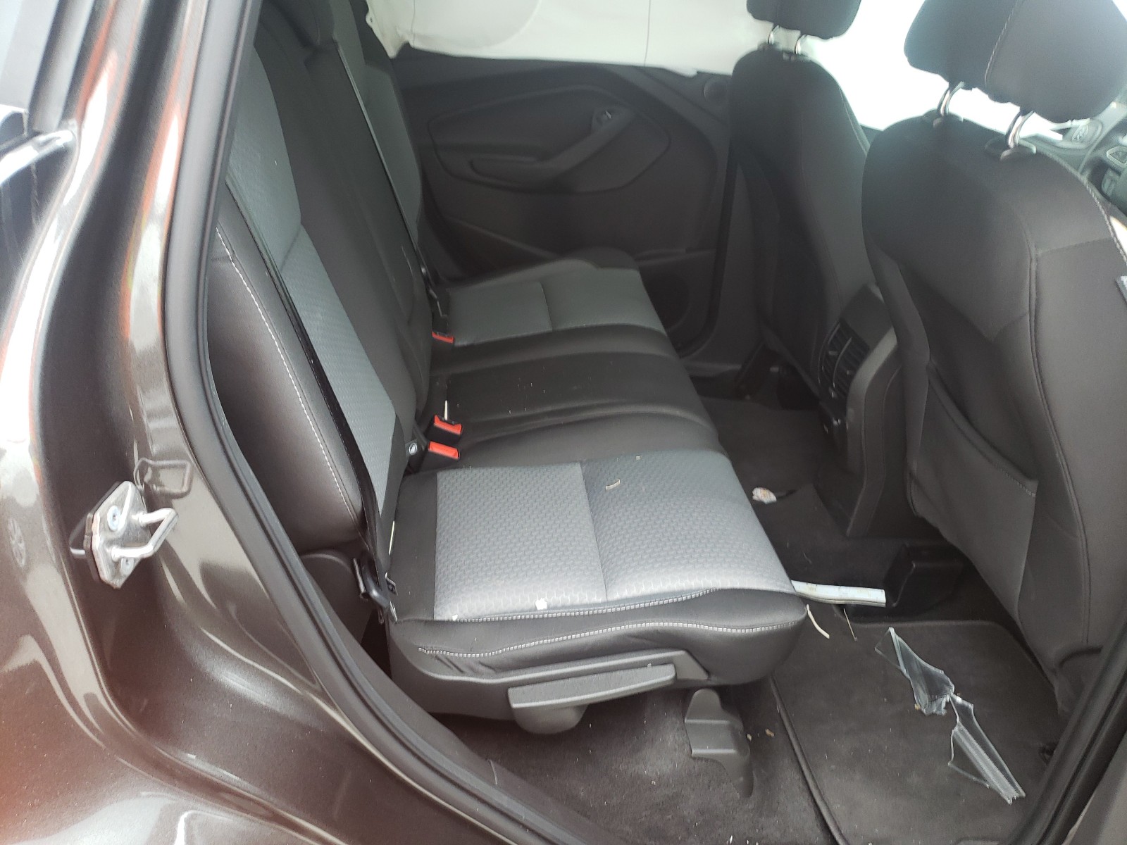 Photo 6 from auction – 2017 FORD ESCAPE SE with VIN 1FMCU0GD5HUD39105