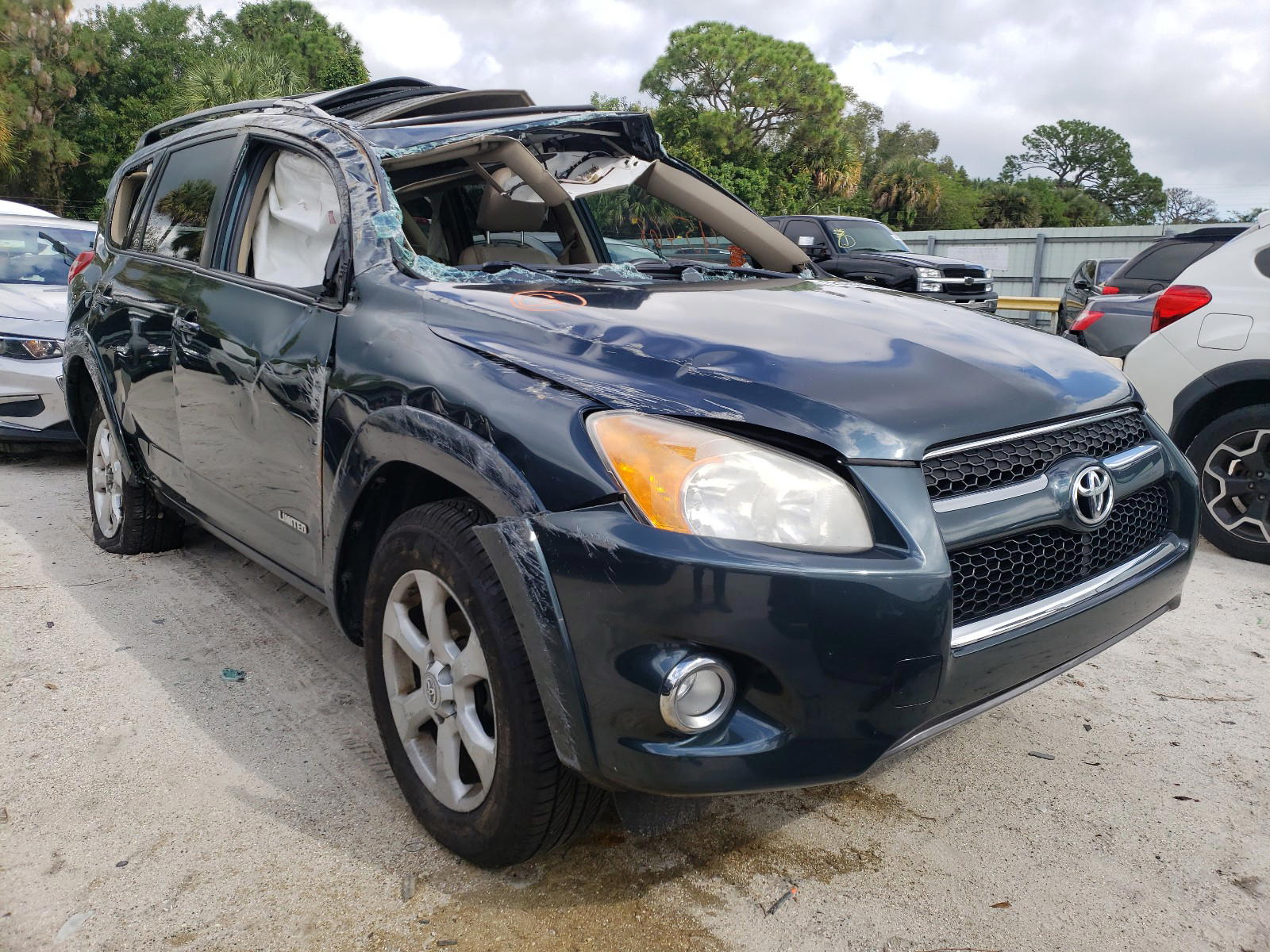 TOYOTA RAV4 LIMIT 2011 with VIN 2T3YF4DV7BW086324 - Photo from auction