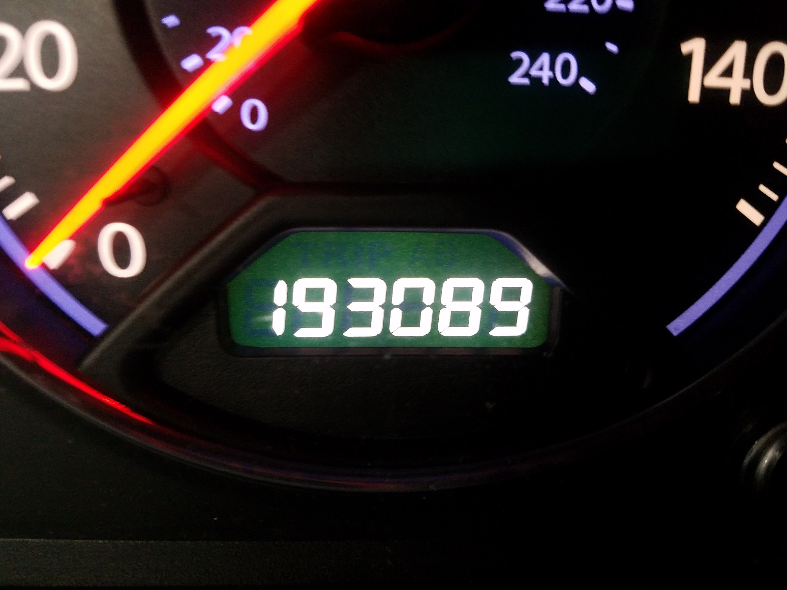 Photo 8 from auction – 2004 HONDA CIVIC LX with VIN 2HGES16634H636089