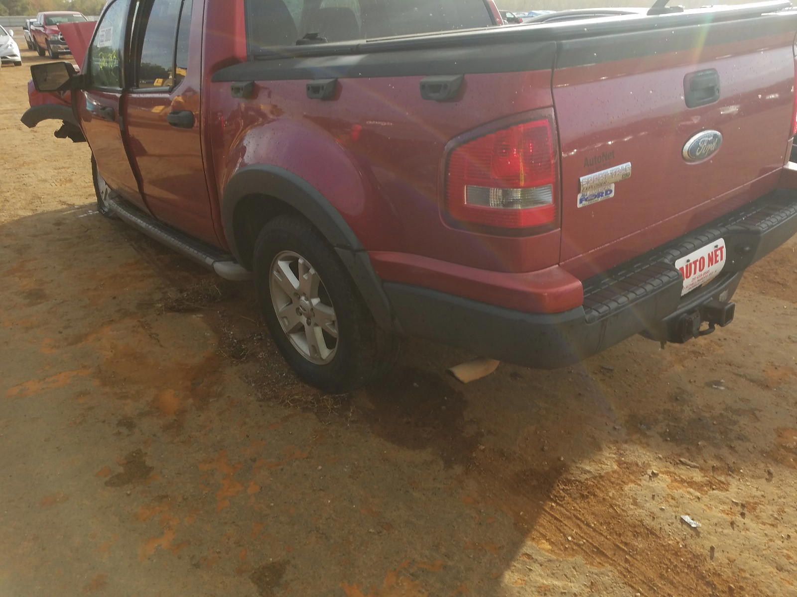 Photo 3 from auction – 2007 FORD EXPLORER S with VIN 1FMEU31K07UA25376