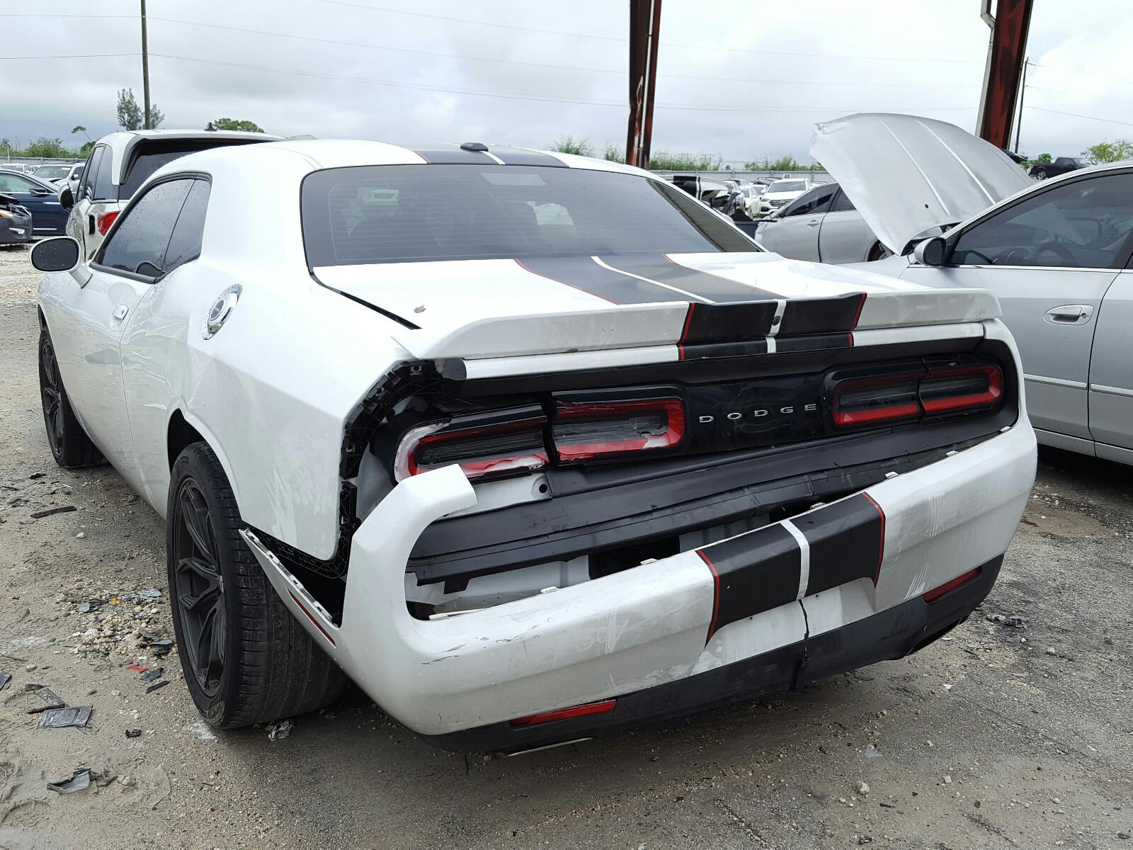 Photo 3 from auction – 2020 DODGE CHALLENGER with VIN 2C3CDZAG5LH117806