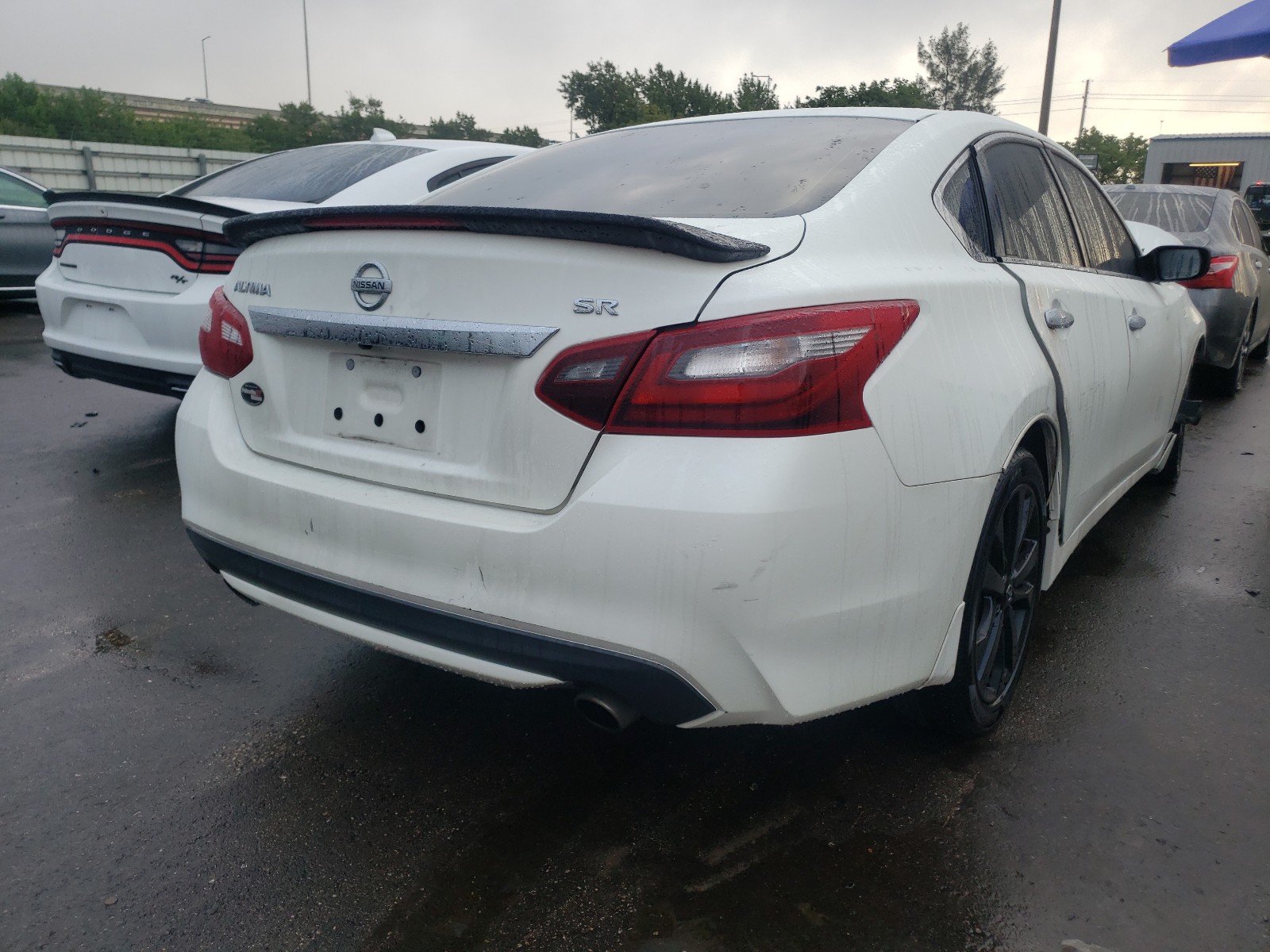 Photo 4 from auction – 2017 NISSAN ALTIMA 2.5 with VIN 1N4AL3AP1HC185748