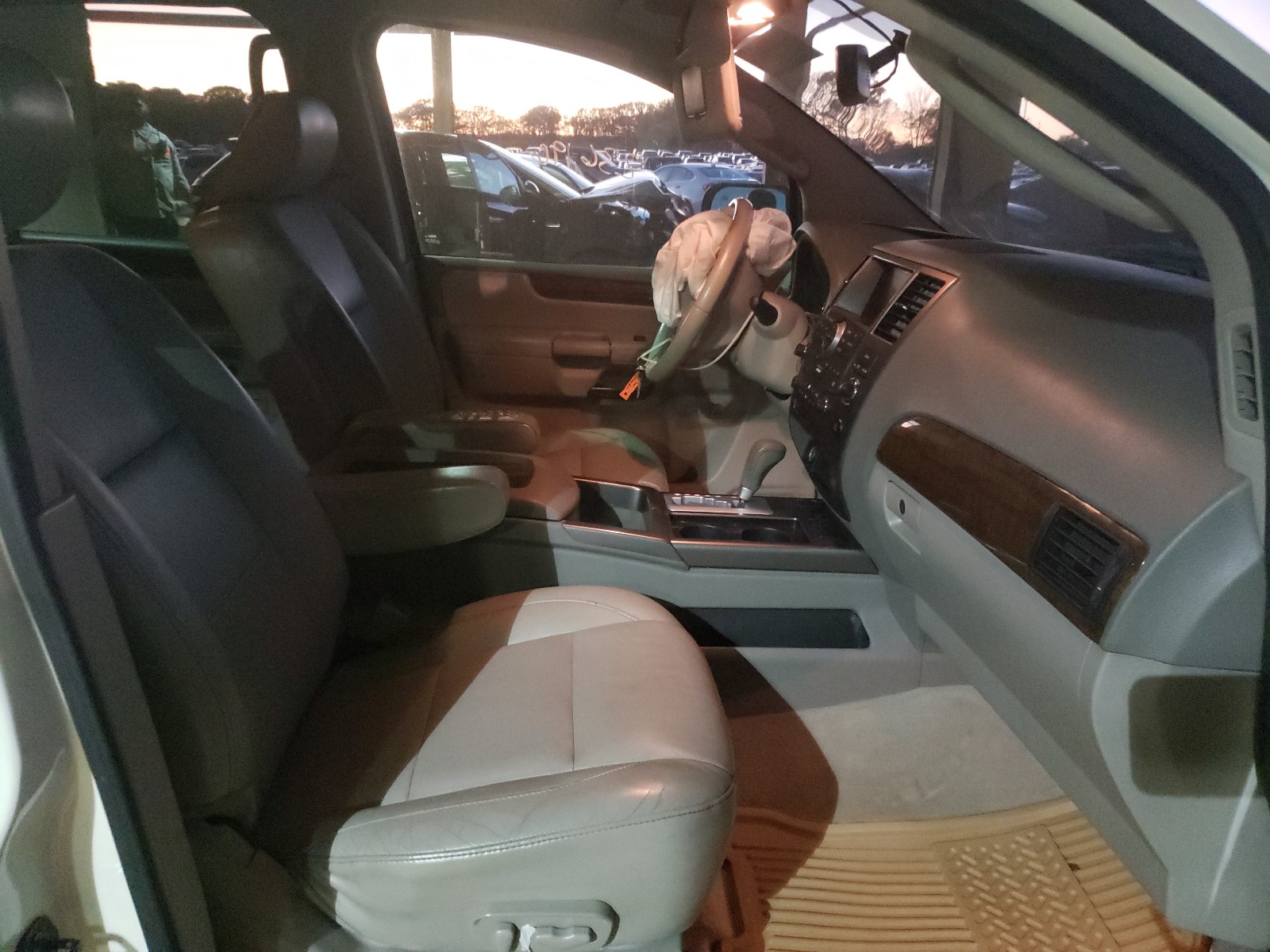 Photo 5 from auction – 2010 NISSAN ARMADA SE with VIN 5N1BA0ND6AN615993