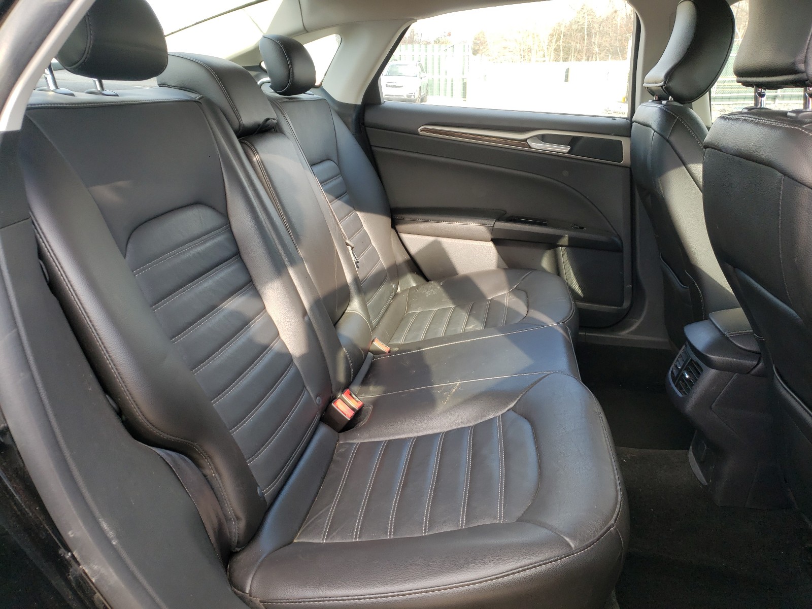 Photo 6 from auction – 2016 FORD FUSION SE with VIN 1FA6P0HDXG5100994