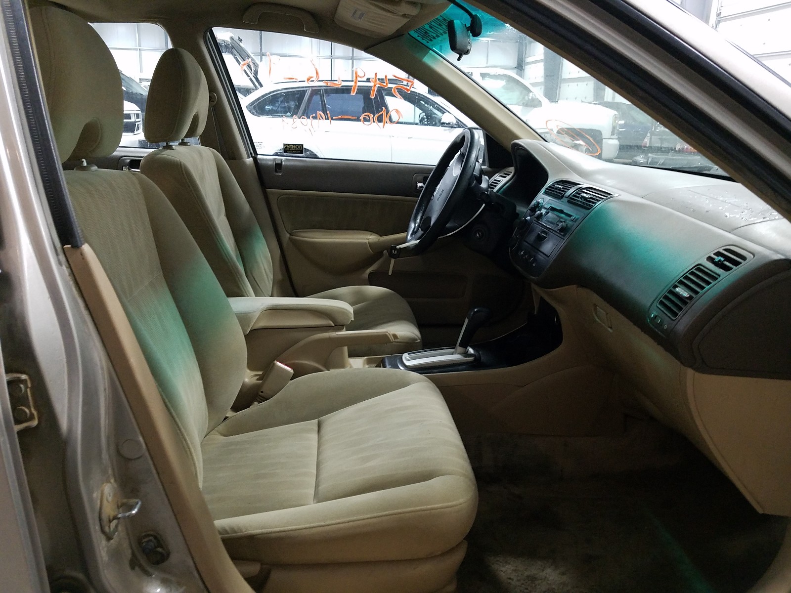 Photo 5 from auction – 2004 HONDA CIVIC LX with VIN 2HGES16634H636089