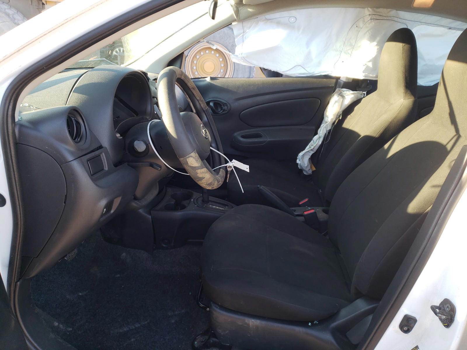 Photo 5 from auction – 2014 NISSAN VERSA with VIN 3N1CN7AP2EL875564