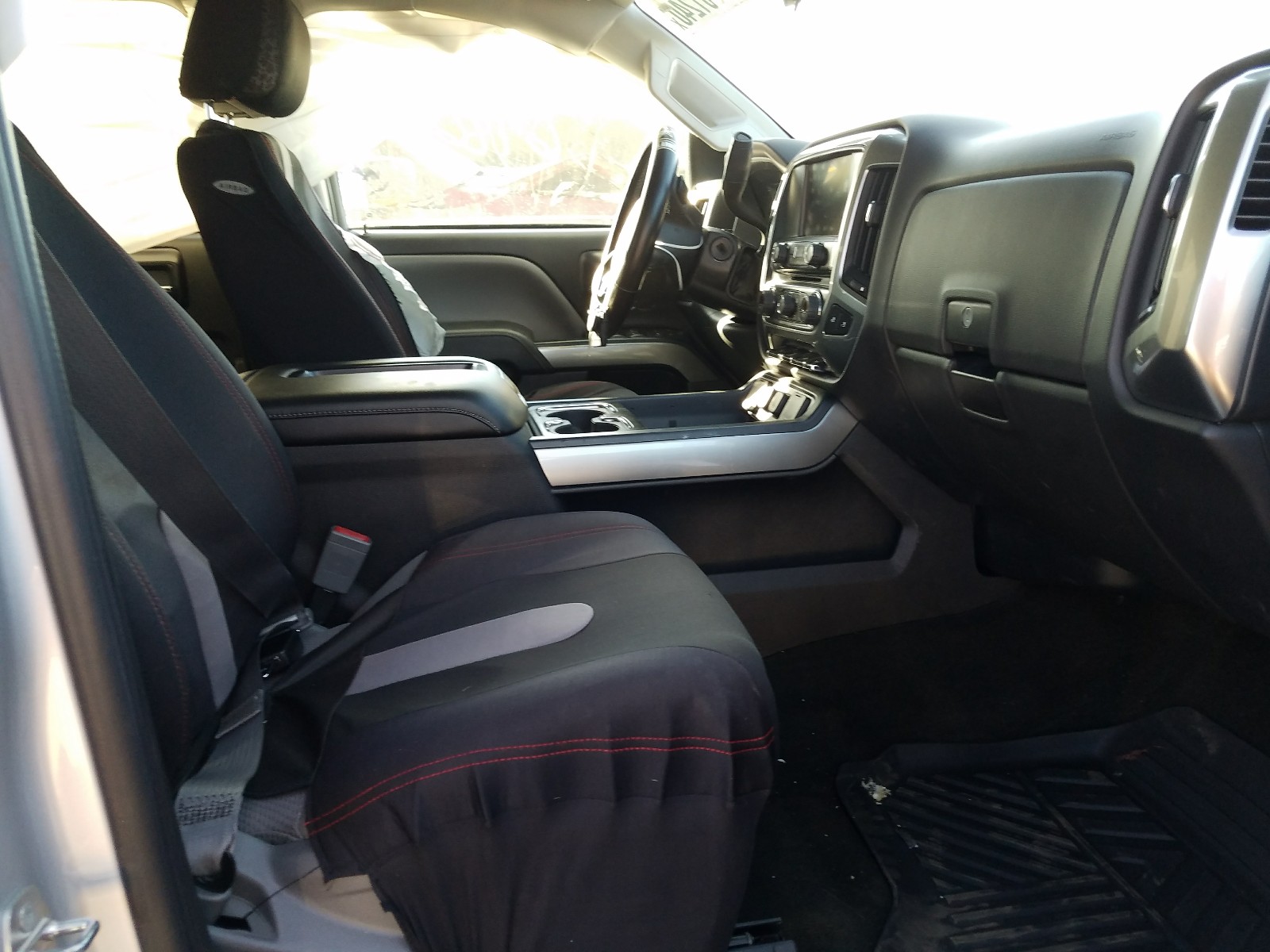 Photo 5 from auction – 2015 CHEVROLET SILVERADO with VIN 3GCUKREC5FG523800