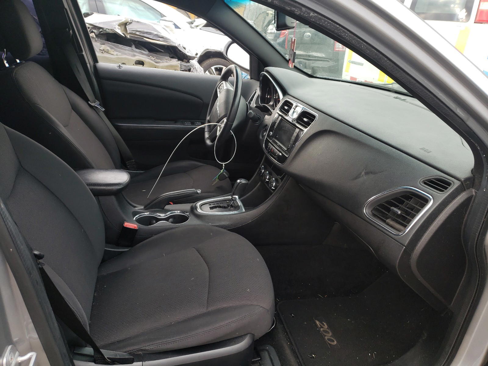 Photo 5 from auction – 2013 CHRYSLER 200 TOURIN with VIN 1C3CCBBB7DN516240