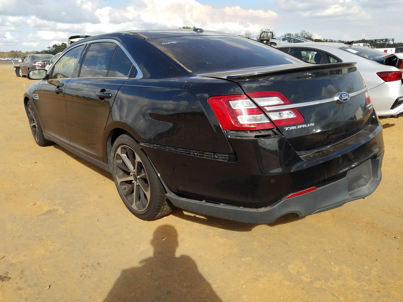 Photo 3 from auction – 2014 FORD TAURUS LIM with VIN 1FAHP2F8XEG184620