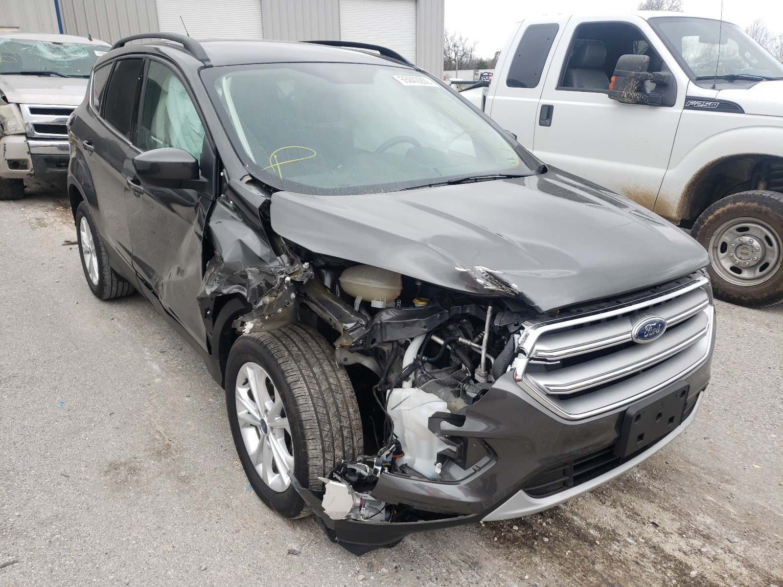 FORD ESCAPE SE 2017 with VIN 1FMCU0GD5HUD39105 - Photo from auction