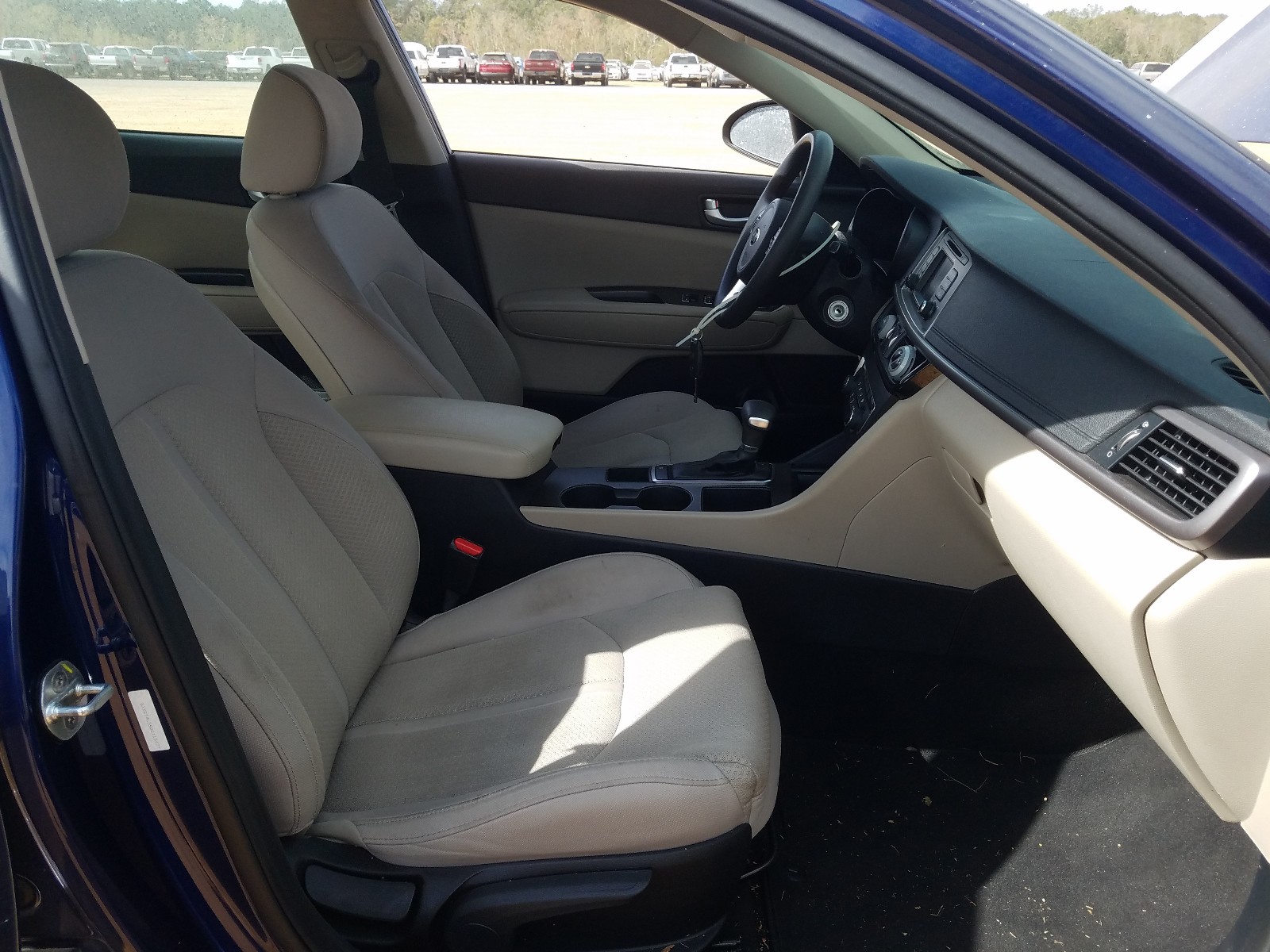 Photo 5 from auction – 2016 KIA OPTIMA LX with VIN 5XXGT4L35GG115477