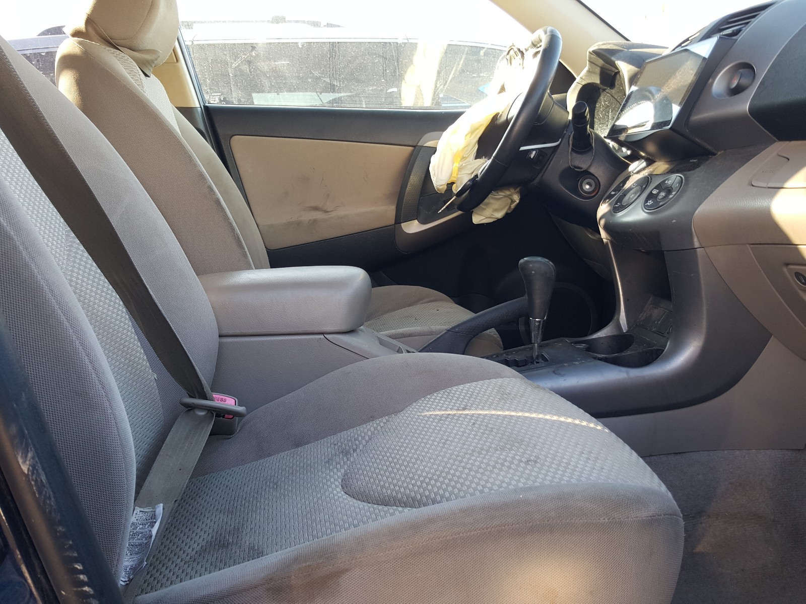Photo 5 from auction – 2007 TOYOTA RAV4 LIMIT with VIN JTMBD31V276028821