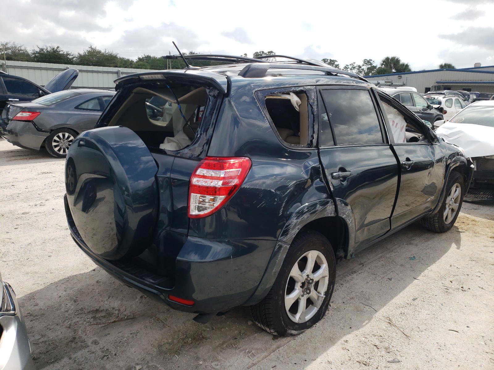 Photo 4 from auction – 2011 TOYOTA RAV4 LIMIT with VIN 2T3YF4DV7BW086324