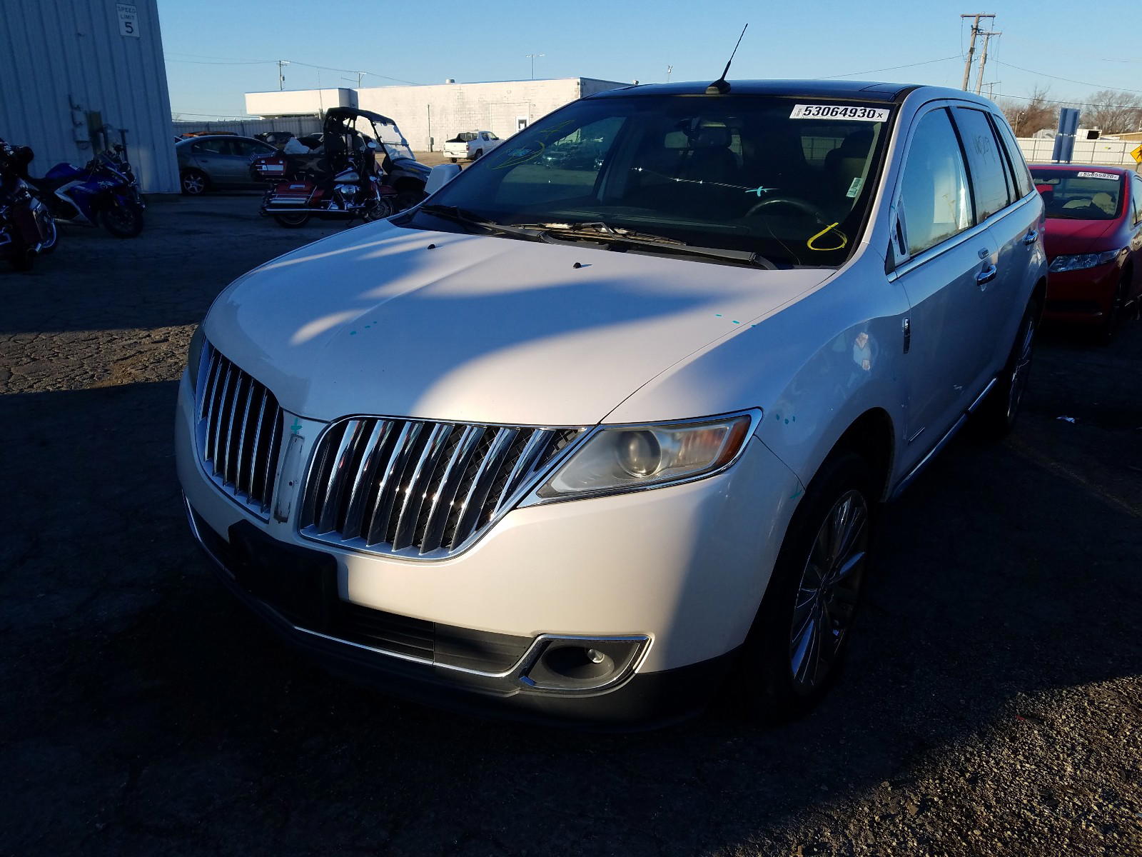 Photo 2 from auction – 2011 LINCOLN MKX with VIN 2LMDJ8JK7BBJ11188