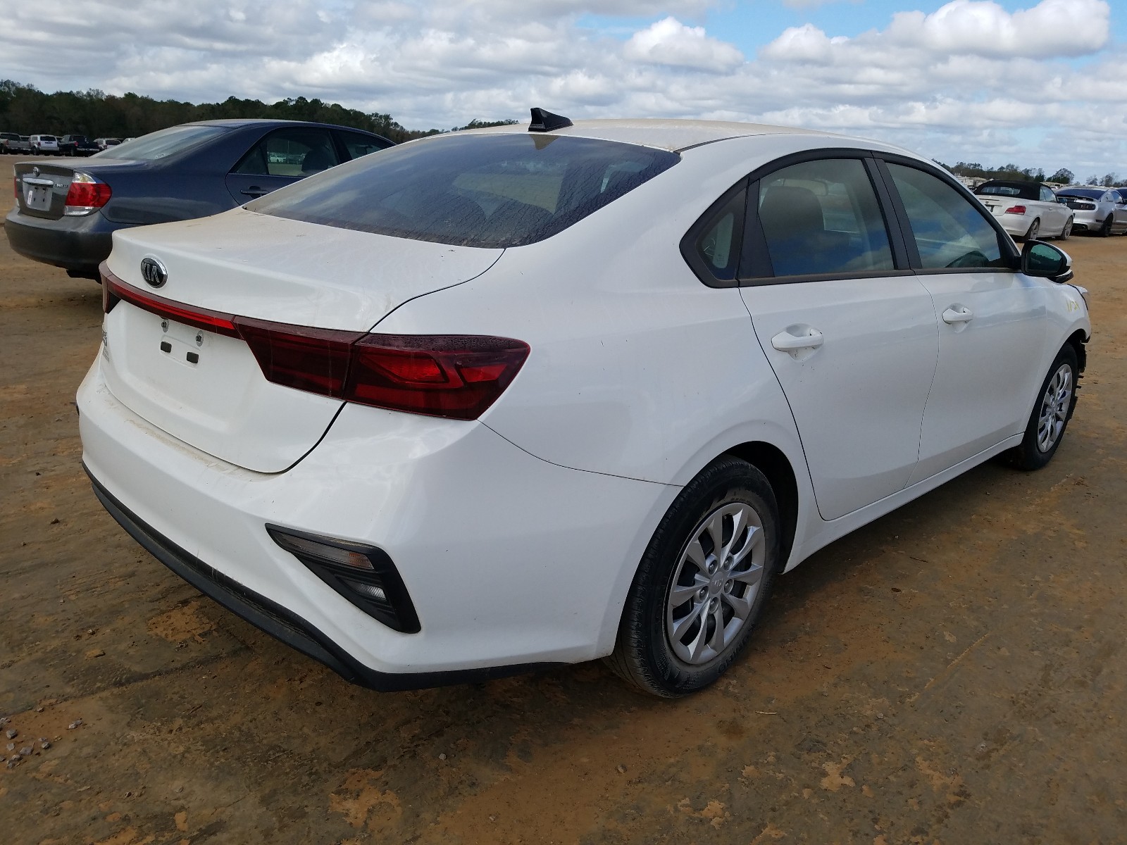 Photo 4 from auction – 2019 KIA FORTE FE with VIN 3KPF24ADXKE014933