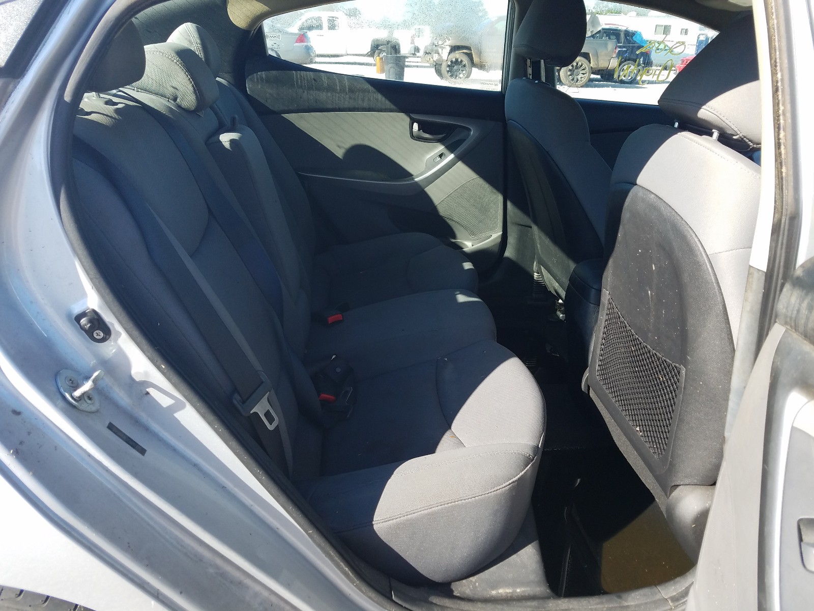 Photo 6 from auction – 2012 HYUNDAI ELANTRA GL with VIN 5NPDH4AE2CH091775