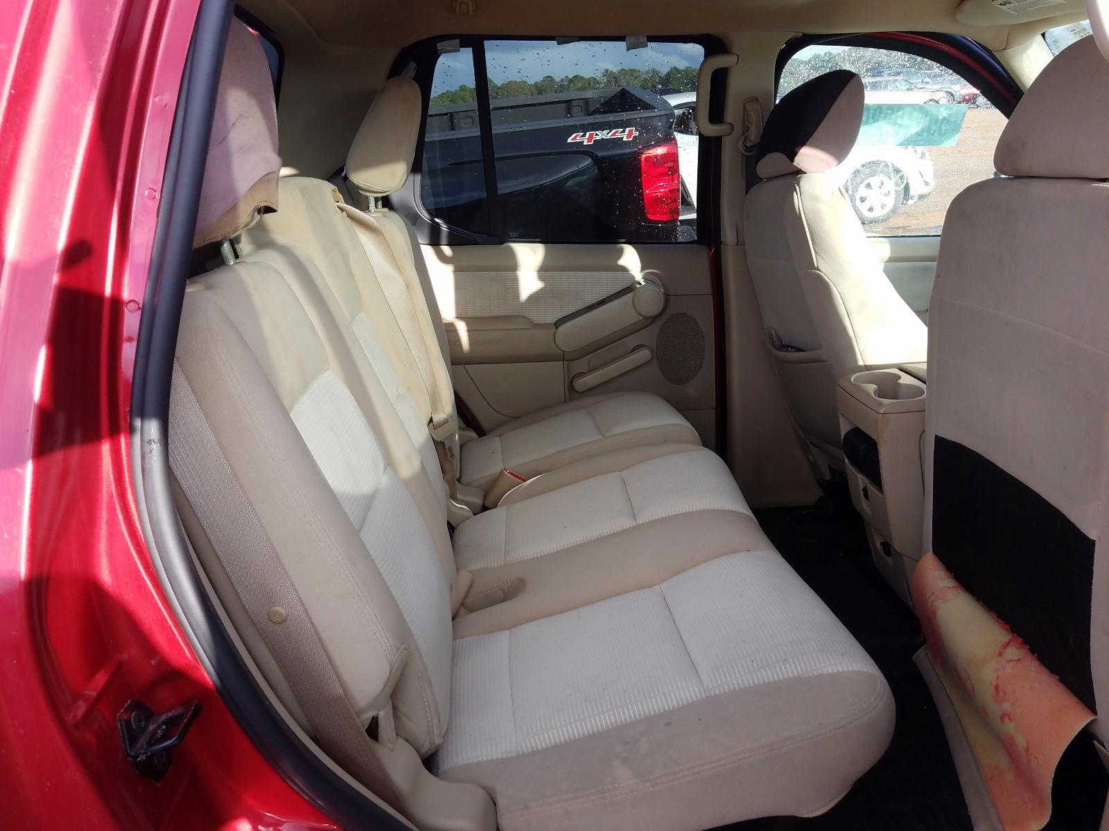 Photo 6 from auction – 2007 FORD EXPLORER S with VIN 1FMEU31K07UA25376