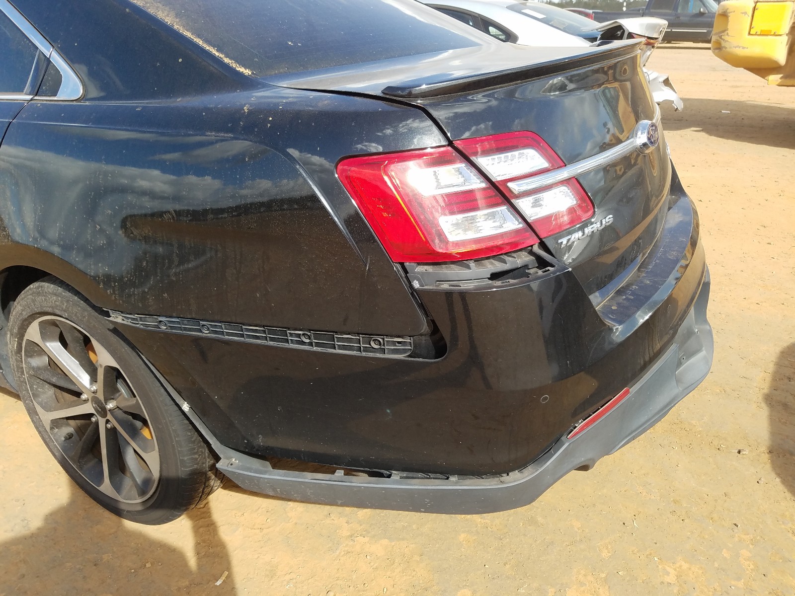Фото 9 с аукциона – 2014 FORD TAURUS LIM с VIN 1FAHP2F8XEG184620