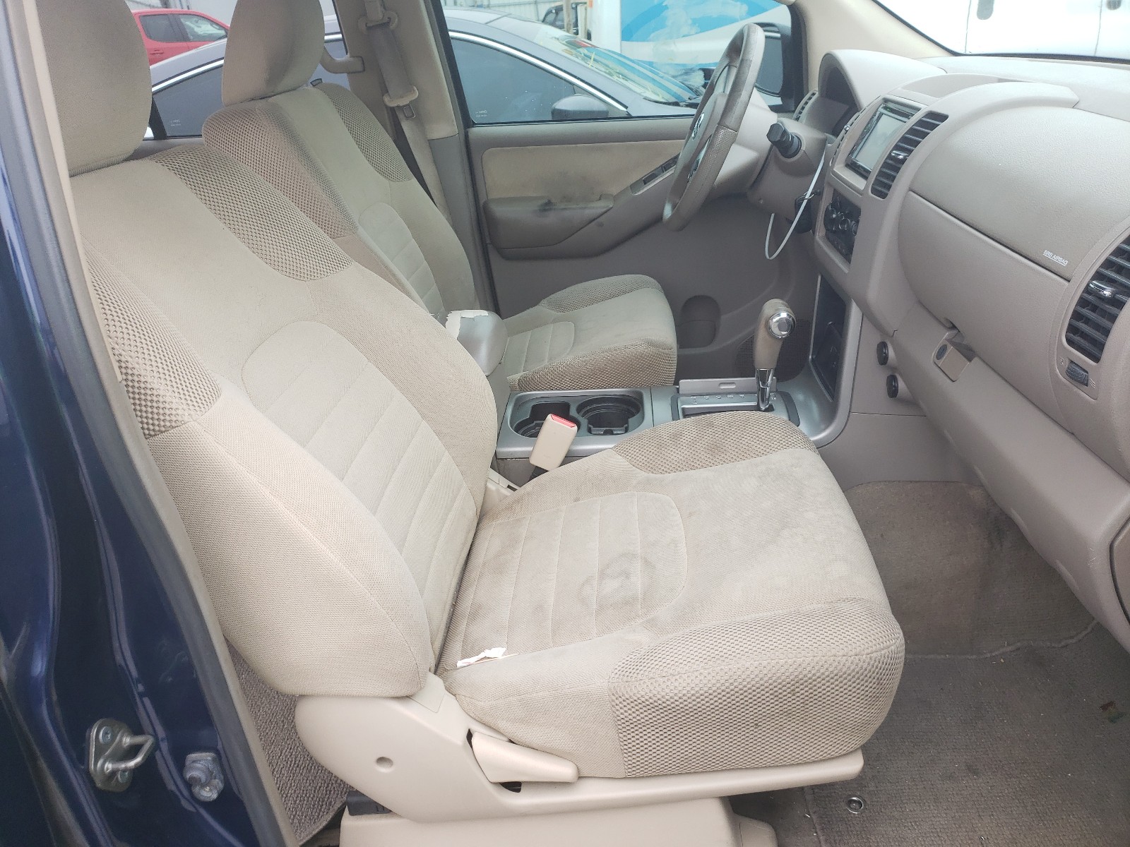 Photo 5 from auction – 2010 NISSAN PATHFINDER with VIN 5N1AR1NN0AC605412
