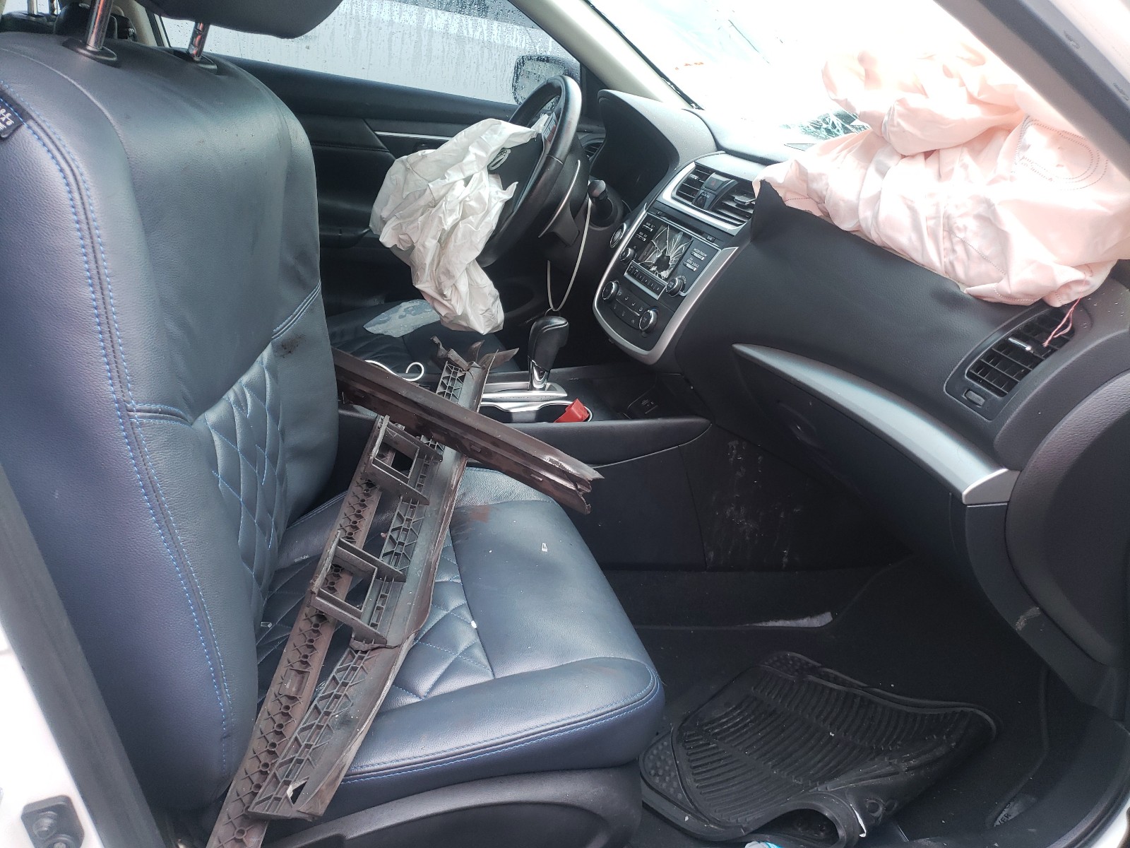 Photo 5 from auction – 2017 NISSAN ALTIMA 2.5 with VIN 1N4AL3AP1HC185748