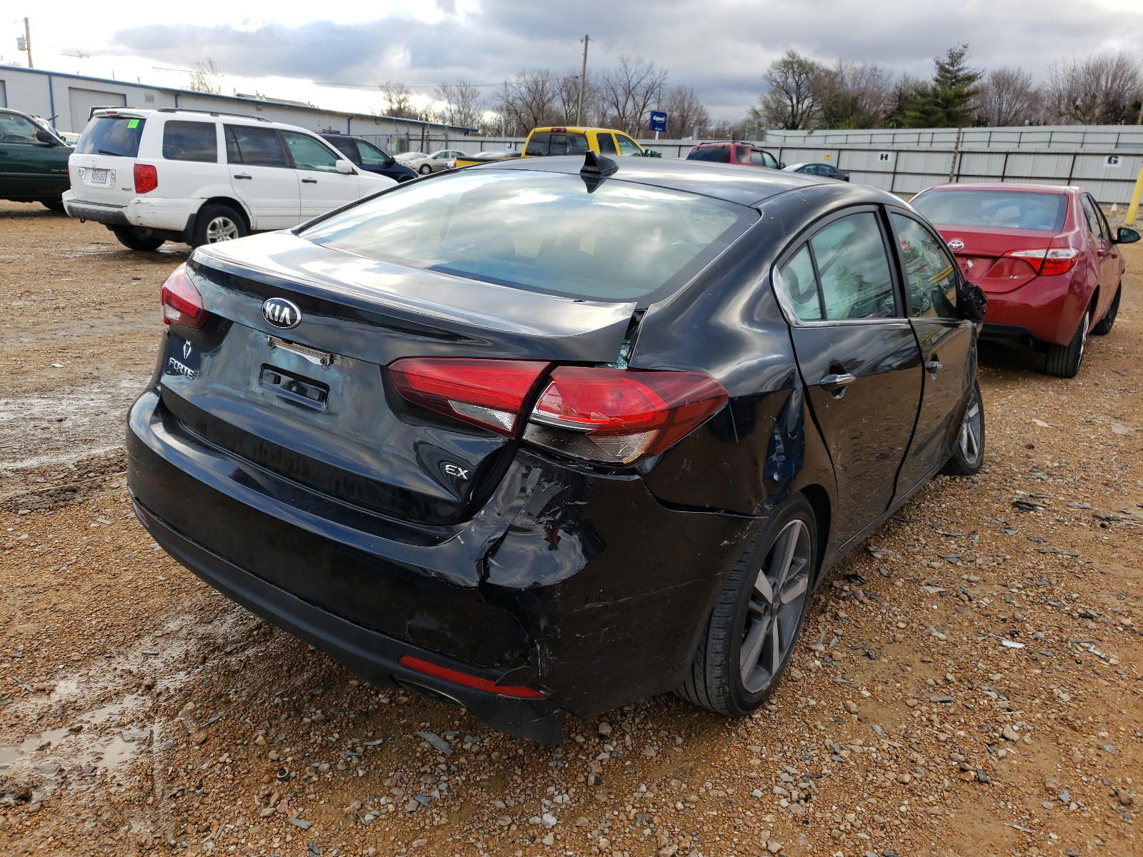 Photo 4 from auction – 2017 KIA FORTE EX with VIN 3KPFL4A81HE091862