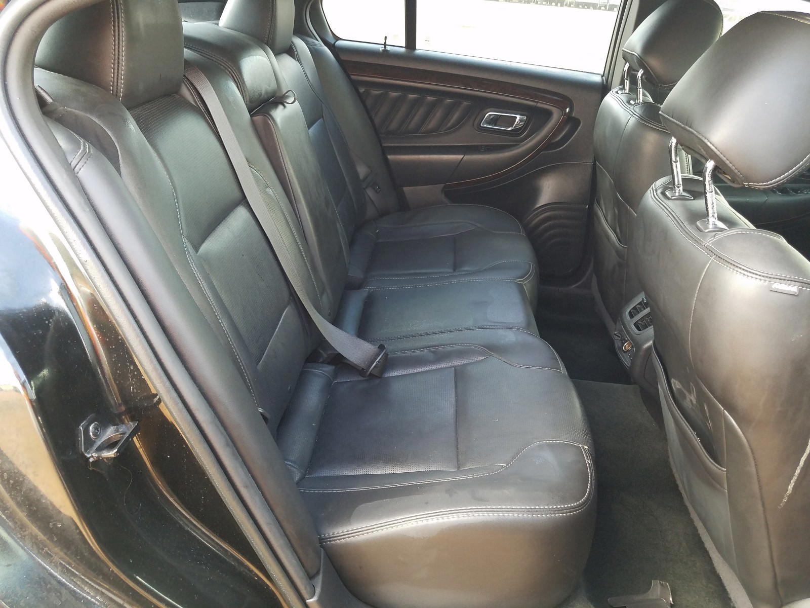 Photo 6 from auction – 2014 FORD TAURUS LIM with VIN 1FAHP2F8XEG184620