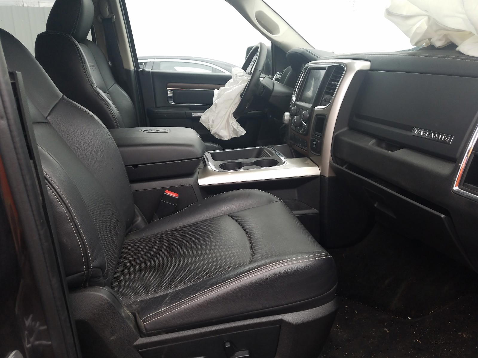 Photo 5 from auction – 2016 RAM 1500 LARAM with VIN 1C6RR7NT7GS400314