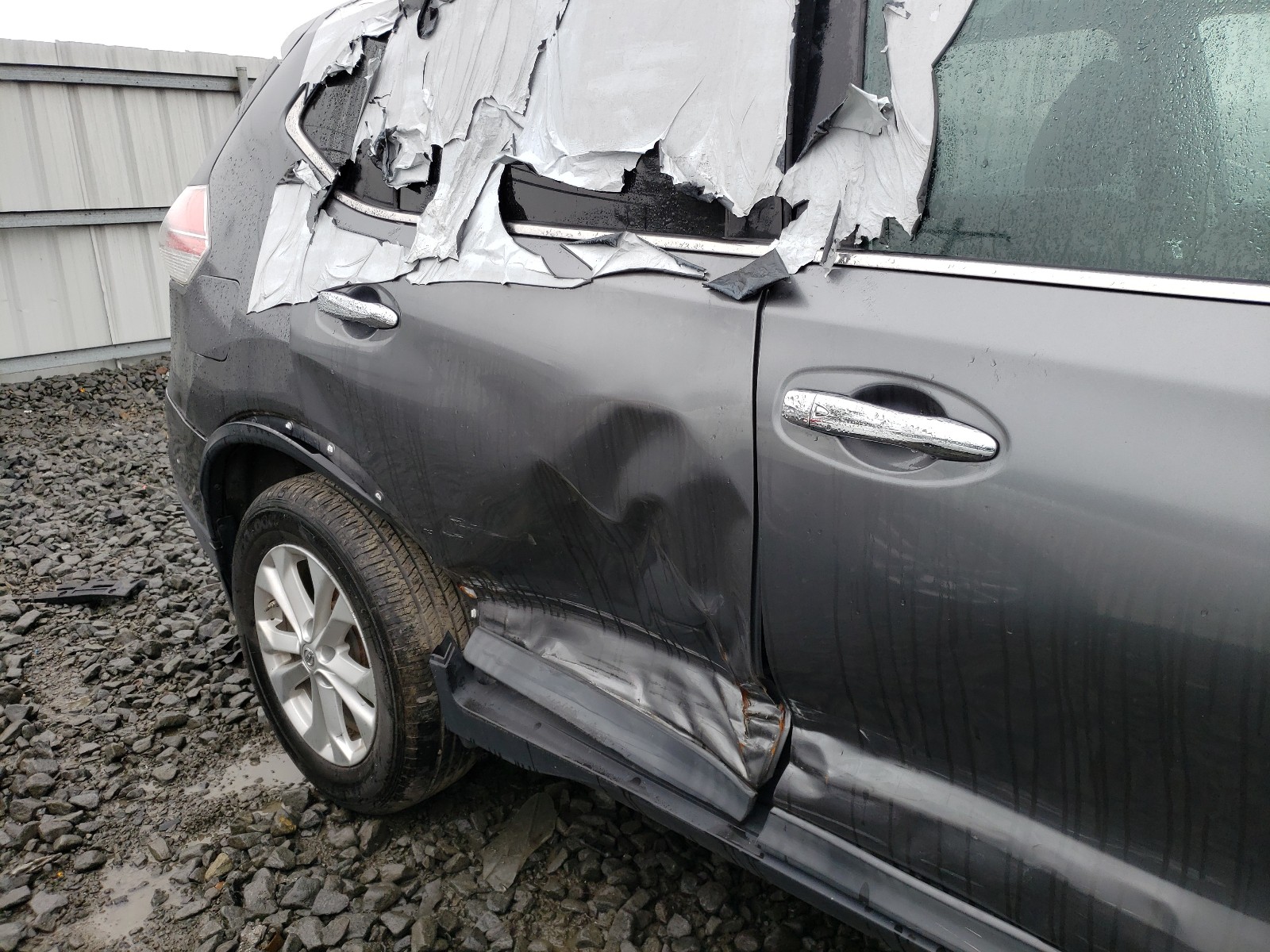 Photo 9 from auction – 2015 NISSAN ROGUE S with VIN 5N1AT2MV6FC853096