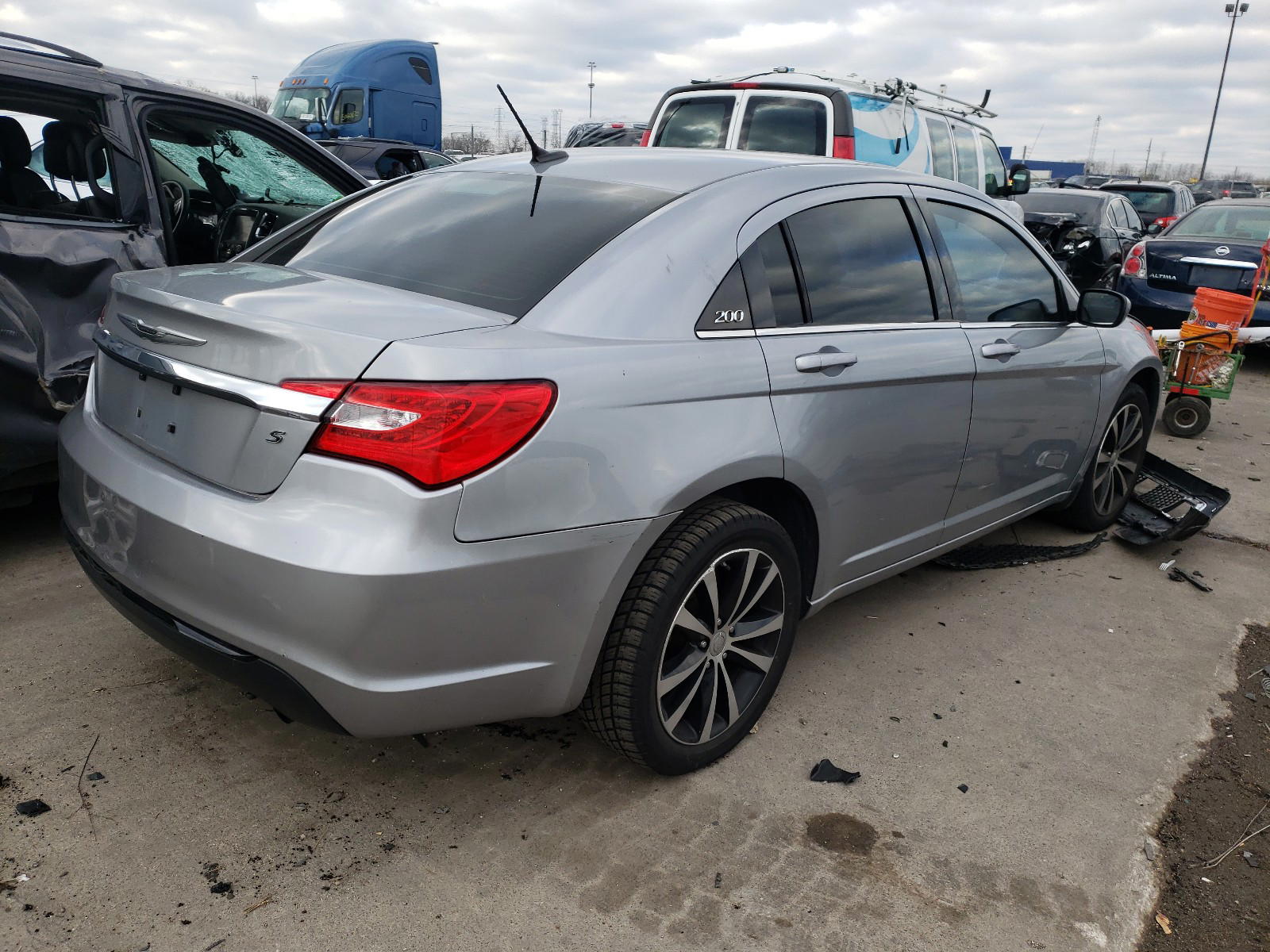 Photo 4 from auction – 2013 CHRYSLER 200 TOURIN with VIN 1C3CCBBB7DN516240
