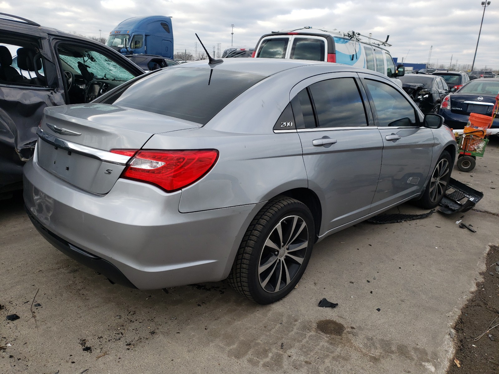 صورة رقم 4 من المزاد - 2013 CHRYSLER 200 TOURIN مع VIN 1C3CCBBB7DN516240