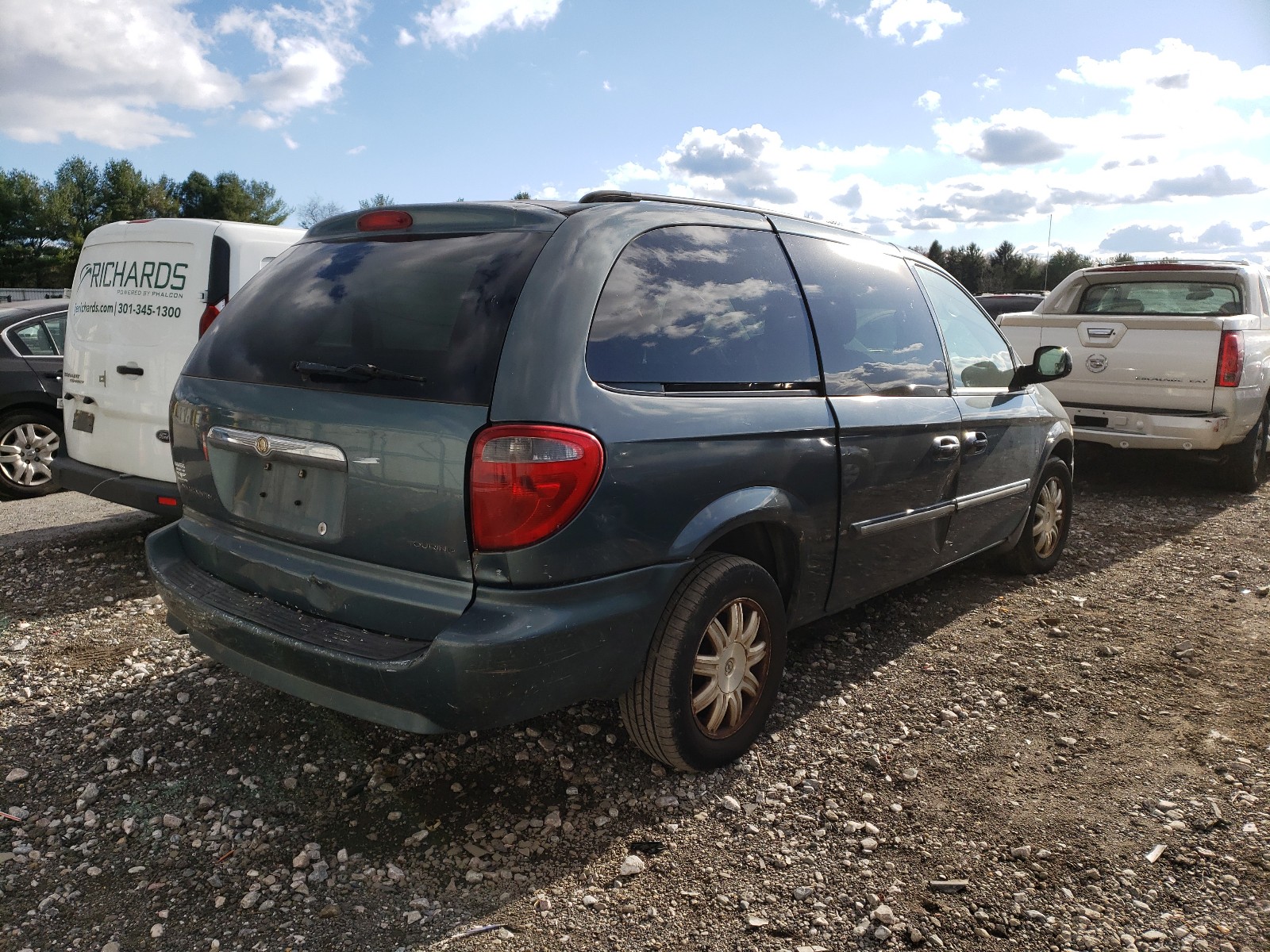 Photo 4 from auction – 2007 CHRYSLER TOWN AND C with VIN 2A4GP54L17R187528