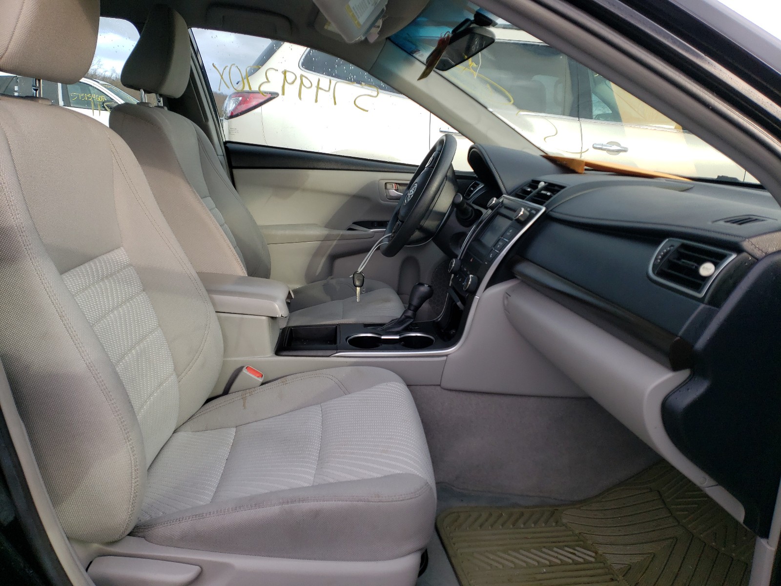 Photo 5 from auction – 2016 TOYOTA CAMRY LE with VIN 4T1BF1FK2GU117230
