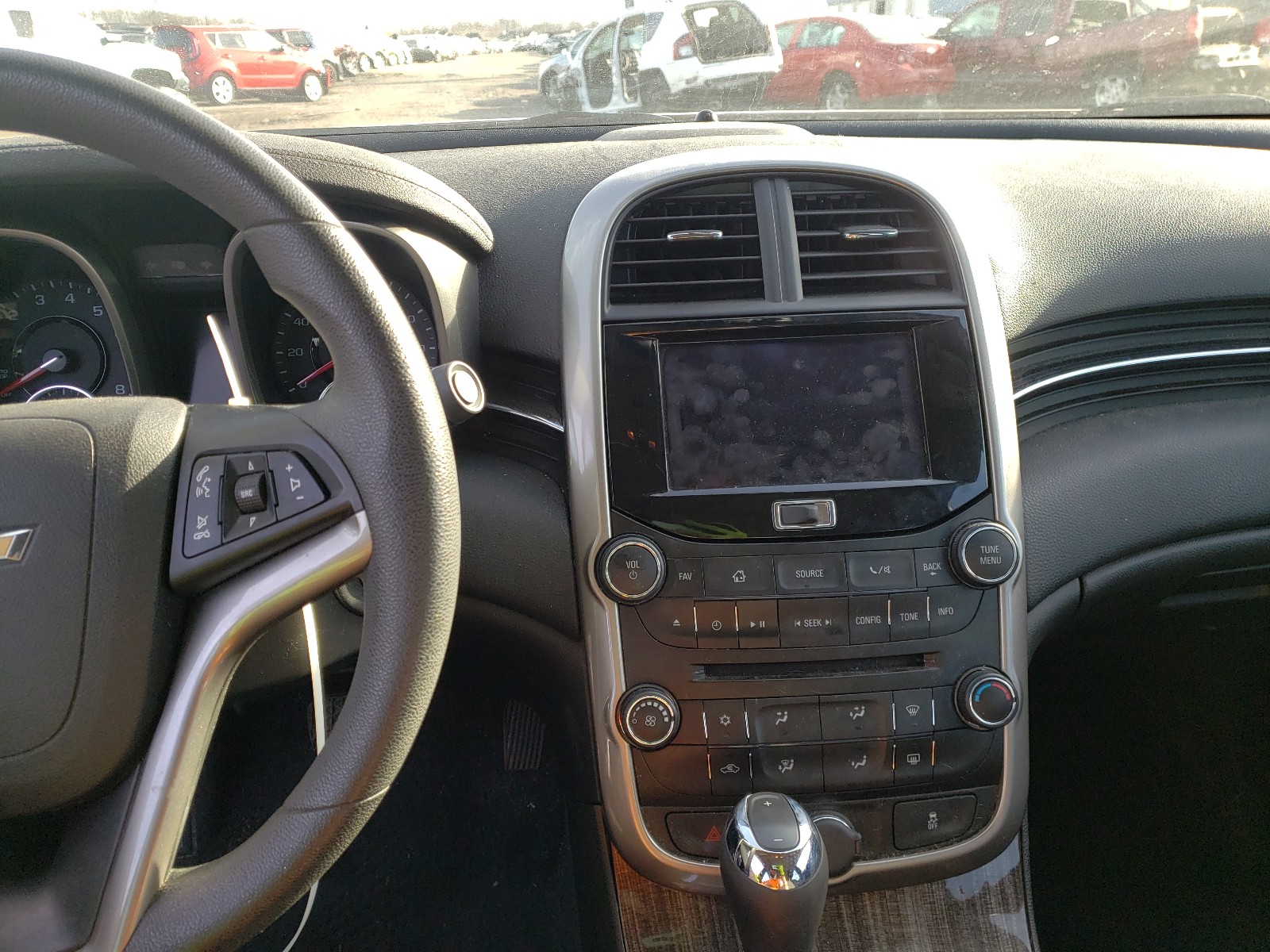 Photo 9 from auction – 2014 CHEVROLET MALIBU 1LT with VIN 1G11C5SL2EF177694