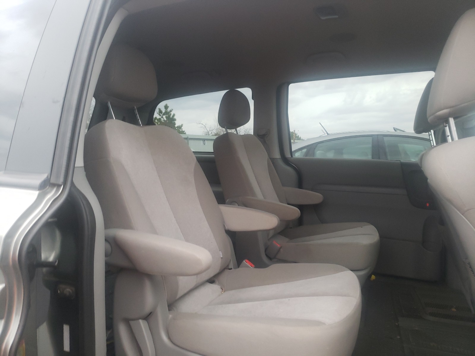 Photo 6 from auction – 2012 KIA SEDONA LX with VIN KNDMG4C79C6429359