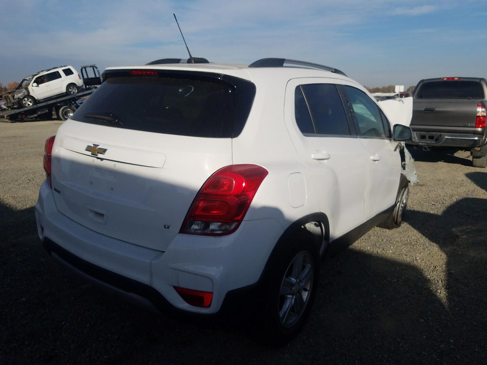Photo 4 from auction – 2017 CHEVROLET TRAX 1LT with VIN 3GNCJLSB3HL179828