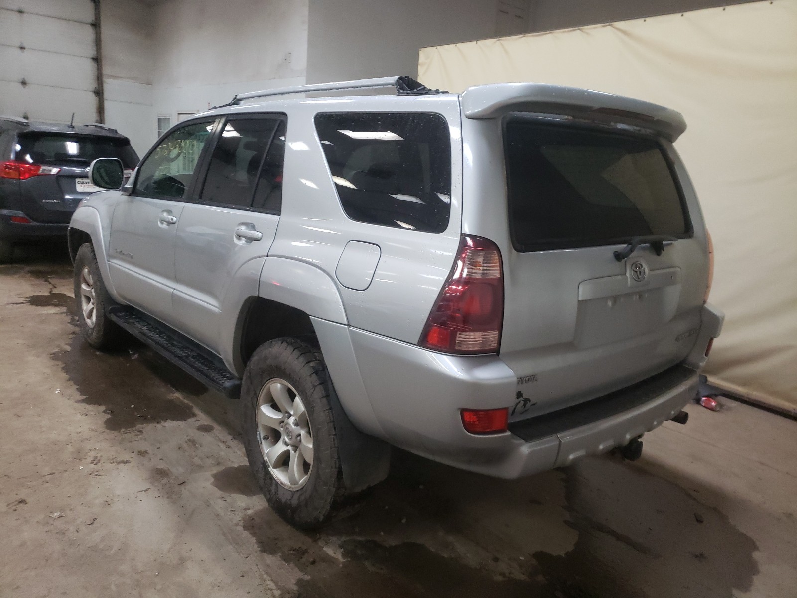 Zdjęcie 3 z aukcji – 2004 TOYOTA 4RUNNER SR z VIN JTEBU14R748011740
