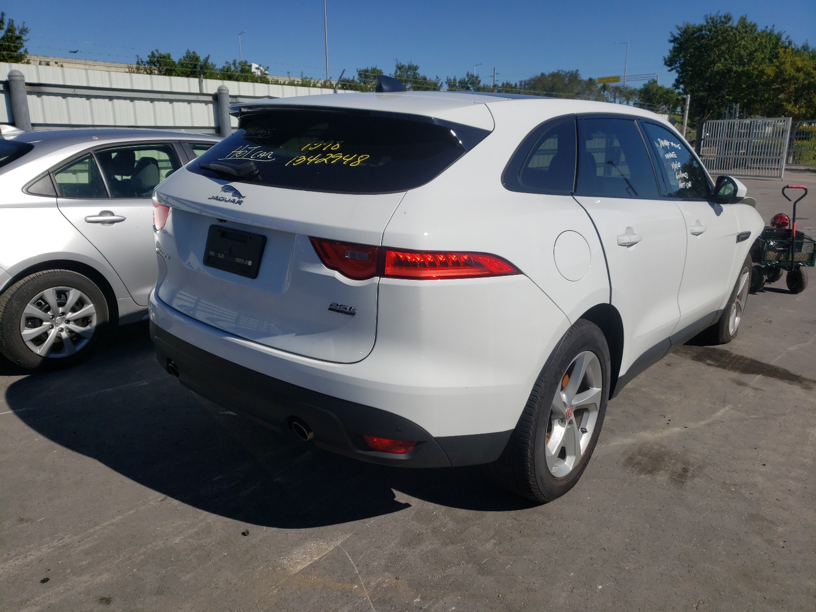 Photo 4 from auction – 2020 JAGUAR F-PACE PRE with VIN SADCJ2FX8LA645881