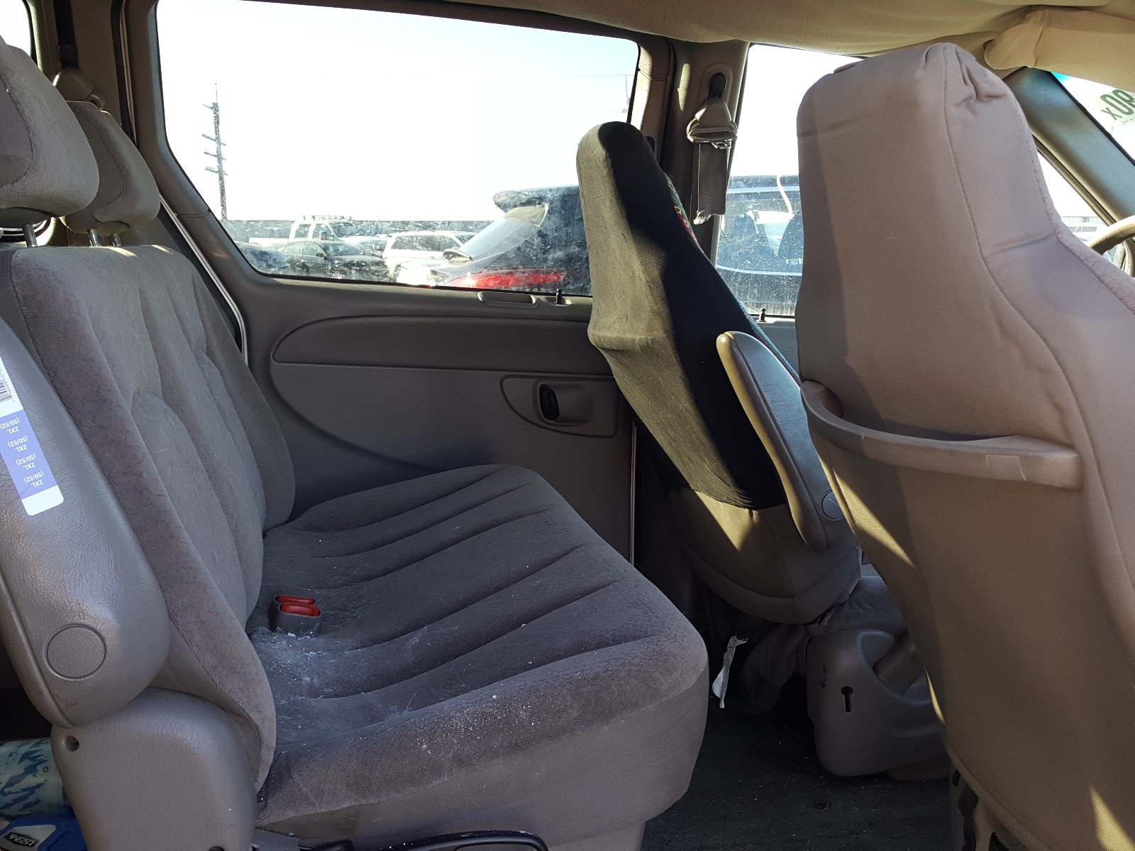 Photo 6 from auction – 2002 CHRYSLER TOWN & COU with VIN 2C4GP44332R519607