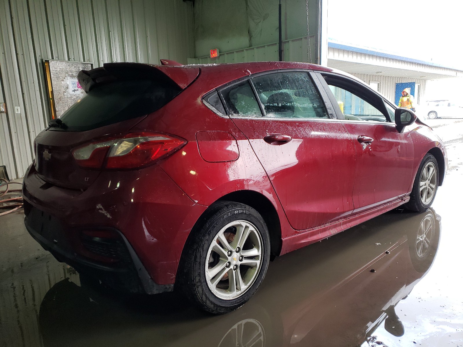 Photo 4 from auction – 2018 CHEVROLET CRUZE LT with VIN 3G1BE6SM5JS597615