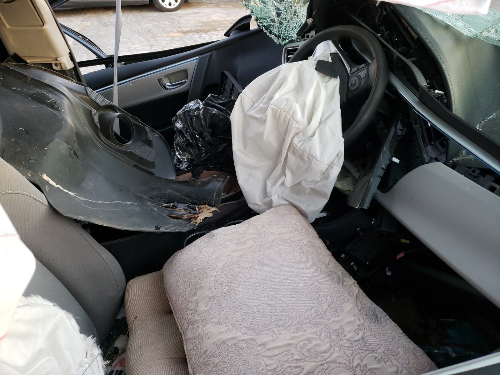Photo 5 from auction – 2016 TOYOTA COROLLA L with VIN 2T1BURHE8GC718624