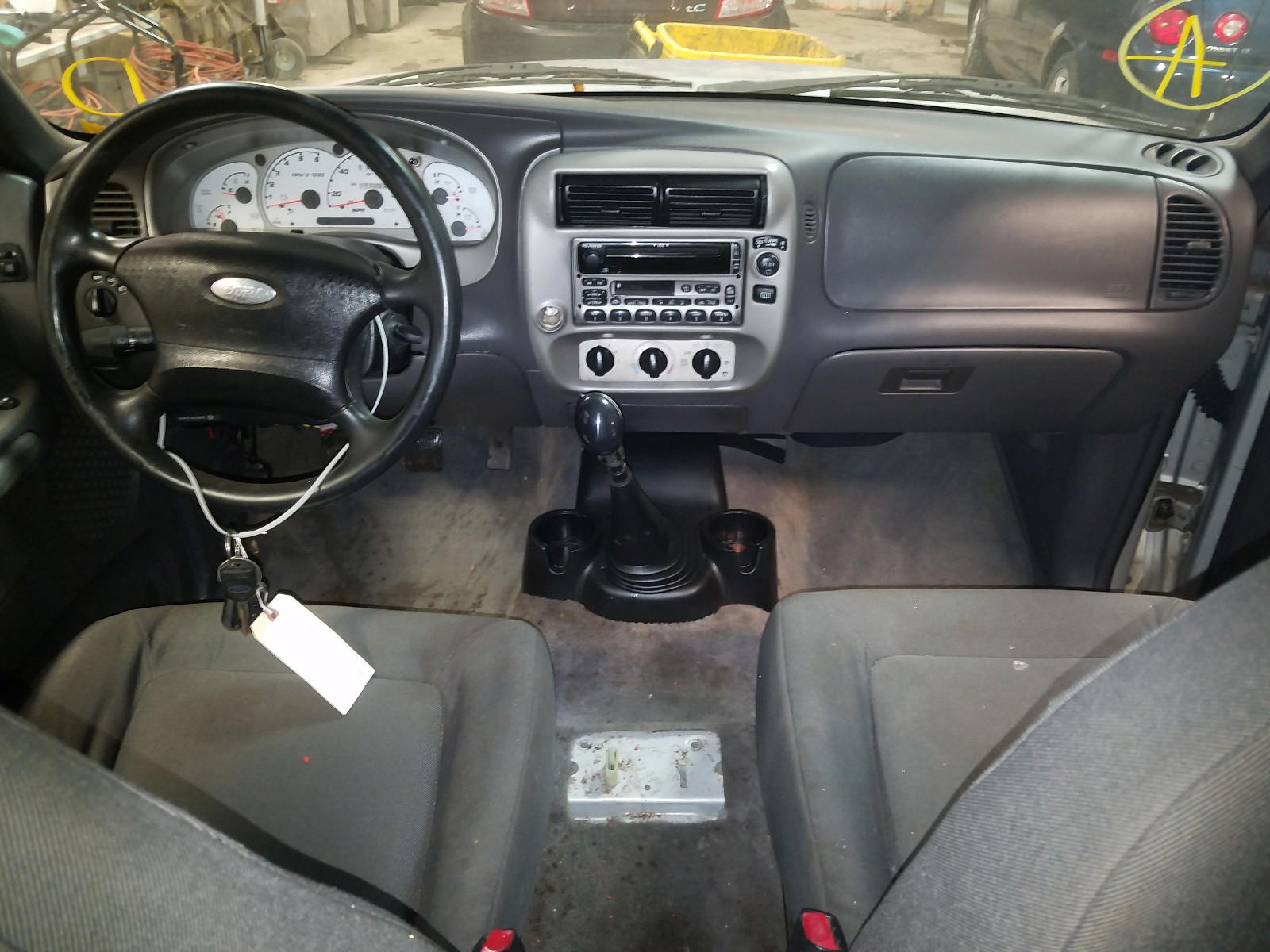 Photo 9 from auction – 2001 FORD EXPLORER with VIN 1FMYU60E11UC62170