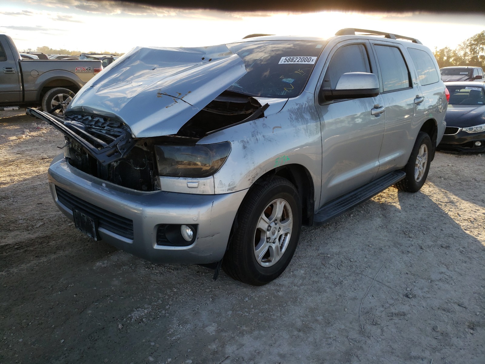 Photo 2 from auction – 2016 TOYOTA SEQUOIA SR with VIN 5TDZY5G13GS065590
