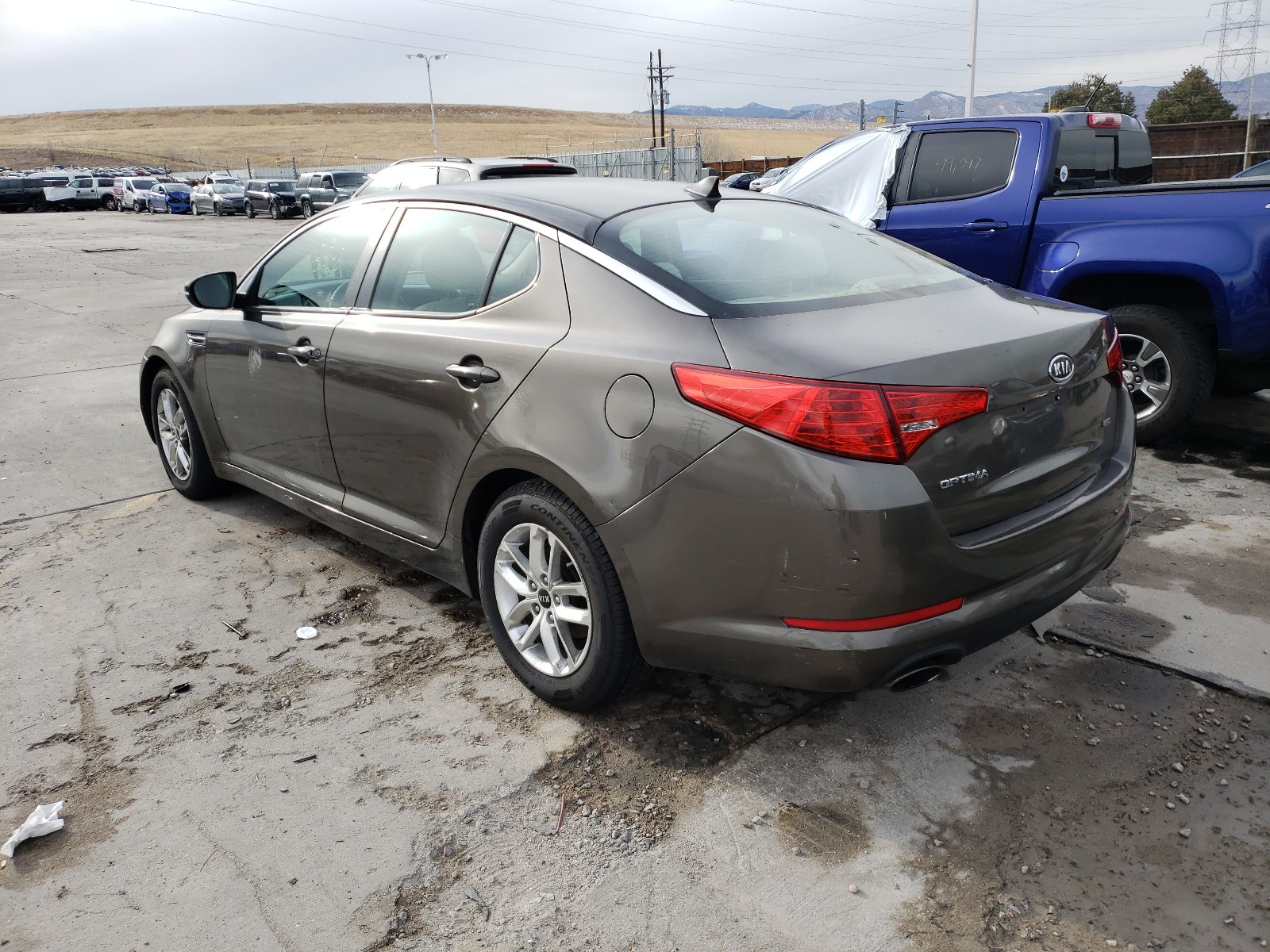 Foto 3 de la subasta – 2011 KIA OPTIMA LX con VIN KNAGM4A77B5163124