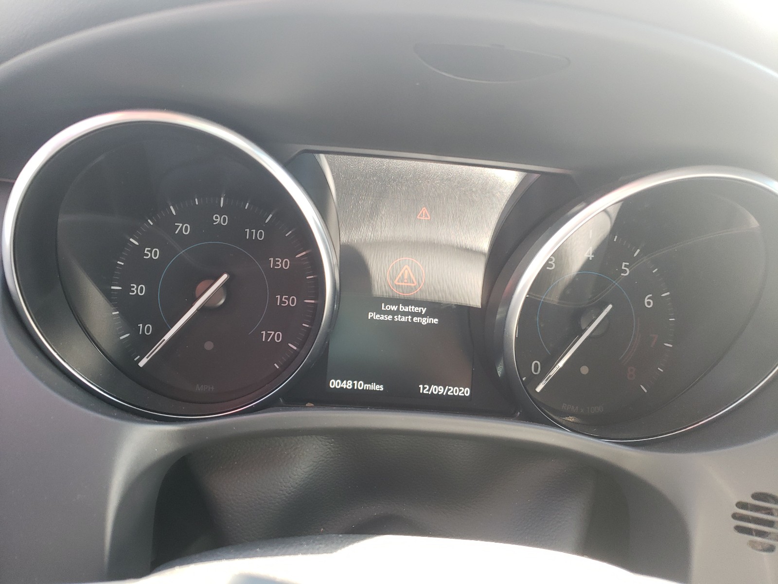 Photo 8 from auction – 2020 JAGUAR F-PACE PRE with VIN SADCJ2FX8LA645881