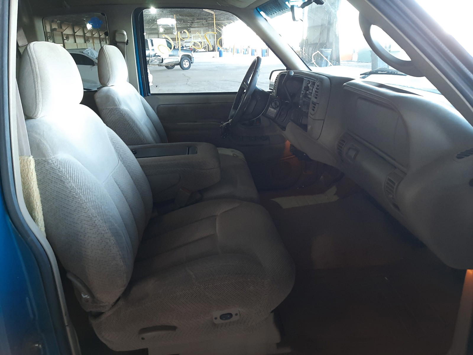 Photo 5 from auction – 1997 CHEVROLET GMT-400 C1 with VIN 1GCEC19R2VE186512