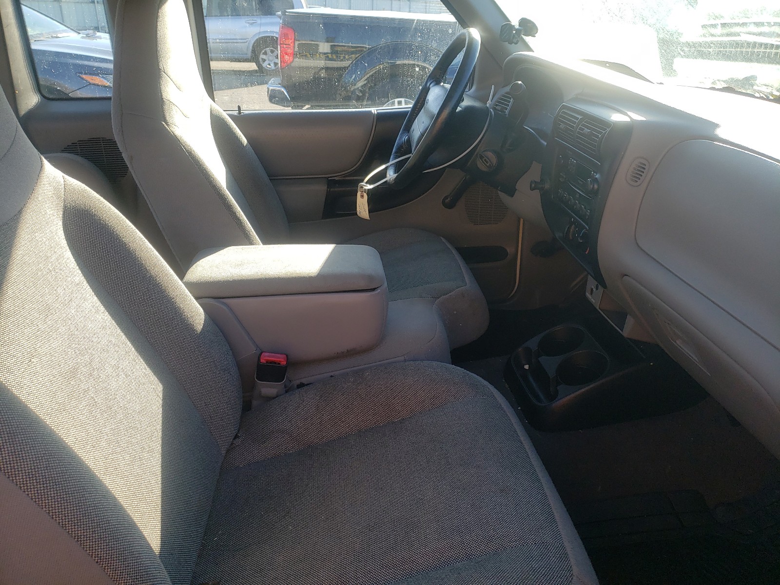 Photo 5 from auction – 2000 FORD RANGER SUP with VIN 1FTYR14V8YTA42950